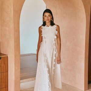 Chic Ivory Floral Maxi Dress